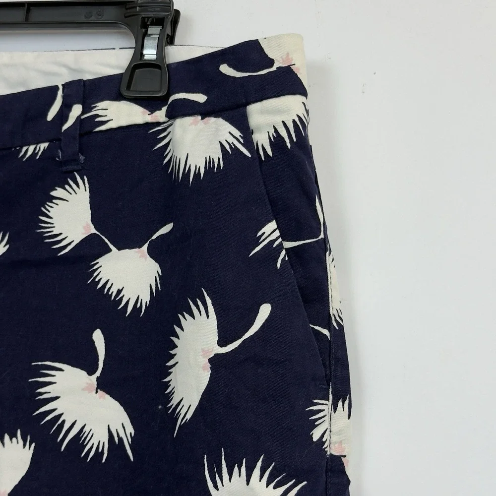 Old Navy Womens 16 Navy Blue Floral Print Mid Rise Casual Chino Shorts‎ 5.5
